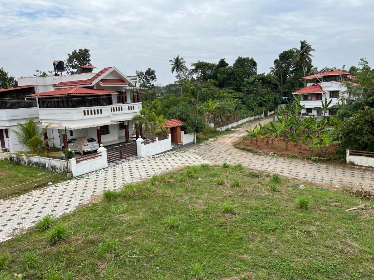 Pullad Villa Aranmula Luaran gambar