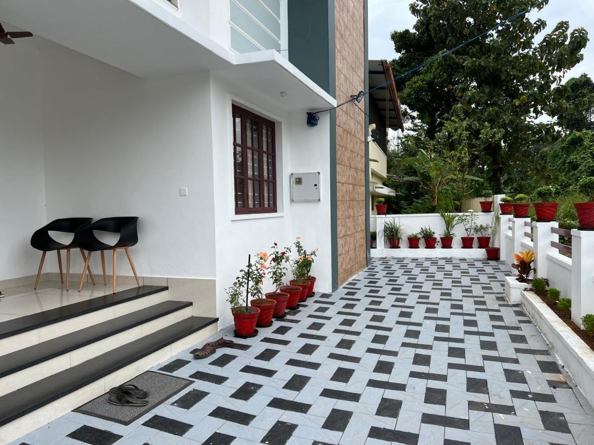 Pullad Villa Aranmula Luaran gambar